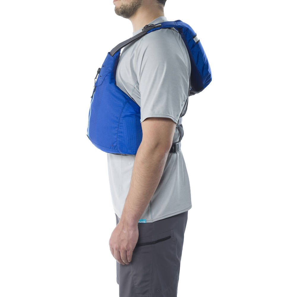 NRS Clearwater Schwimmweste blau side worn 2